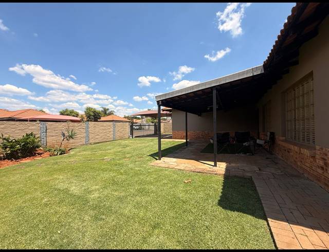 3 BEDROOM HOUSE FOR SALE IN WATERKLOOF EAST